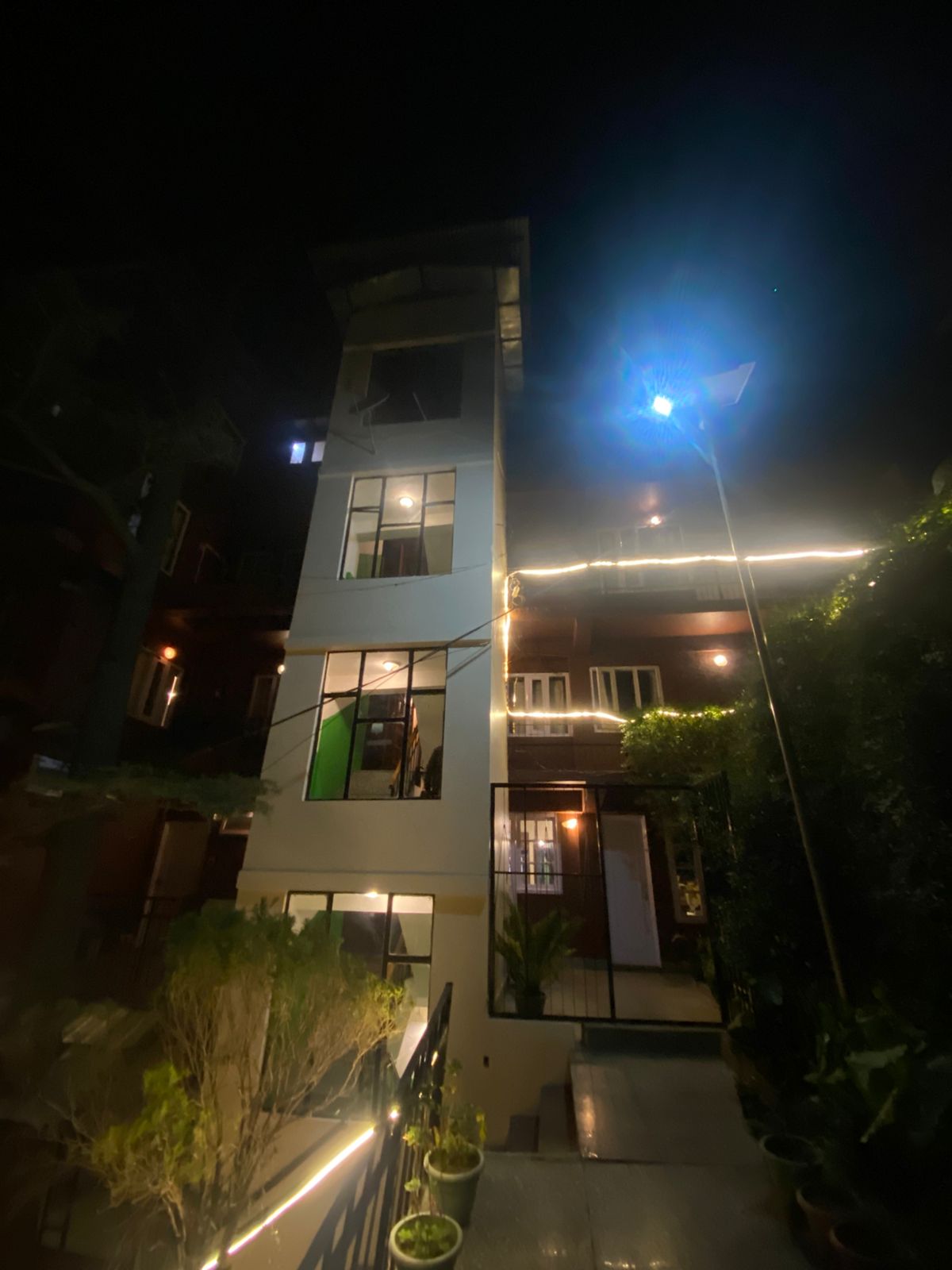 Hotel Woodland Shimla exterior