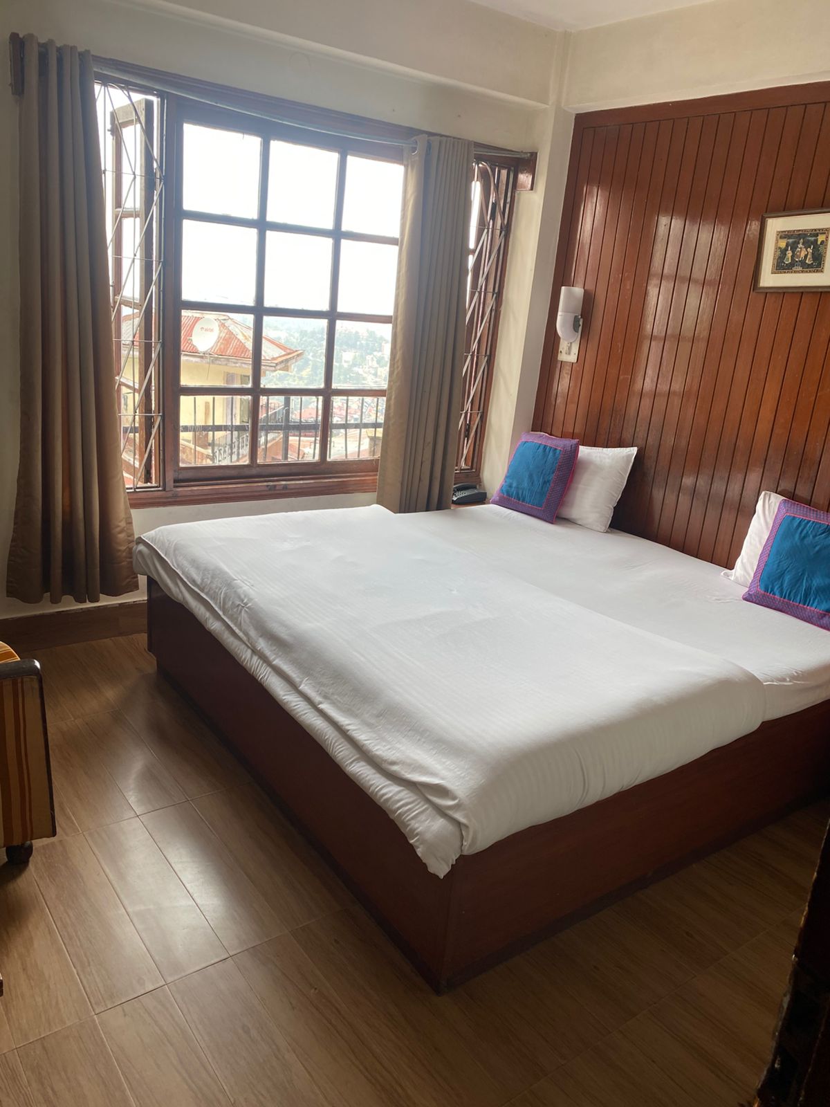 Room interior view 7