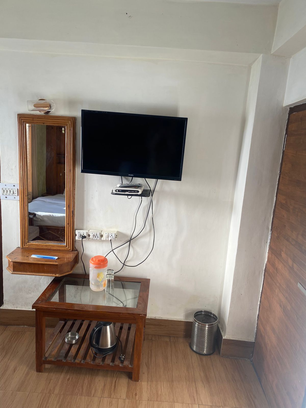 Room interior view 7