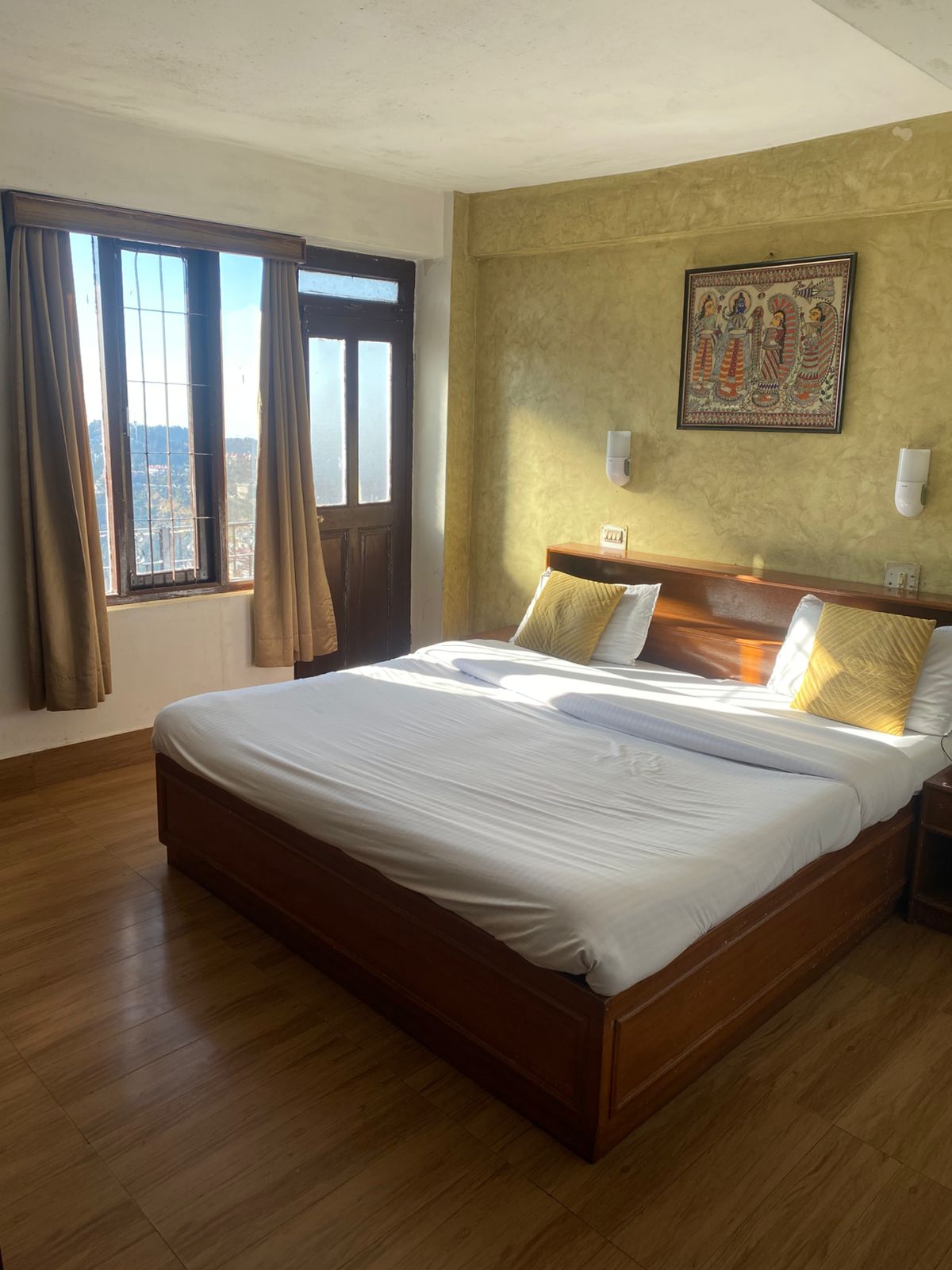 Room interior view 4